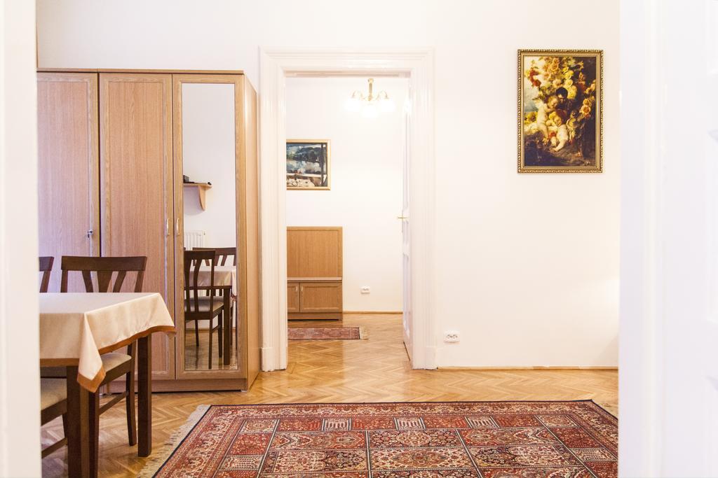 Authentic Budapest Apartment الغرفة الصورة